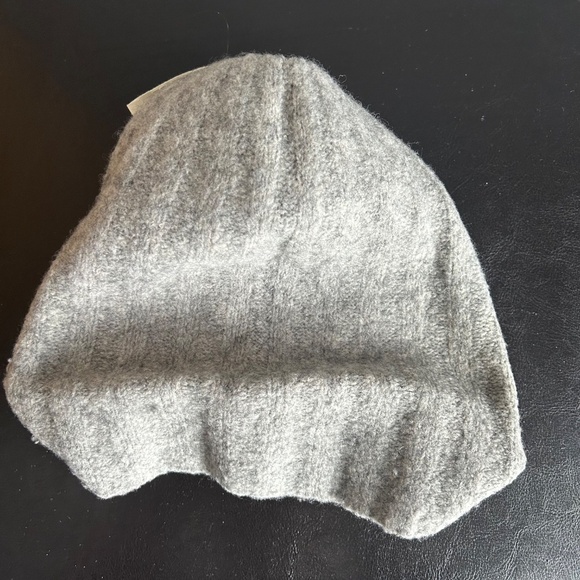 Babaton (Aritzia) Grey Wool Blend Knit Beanie Hat - Picture 9 of 11
